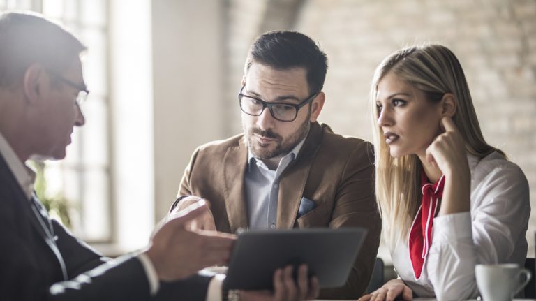 corredor de seguros APESEG