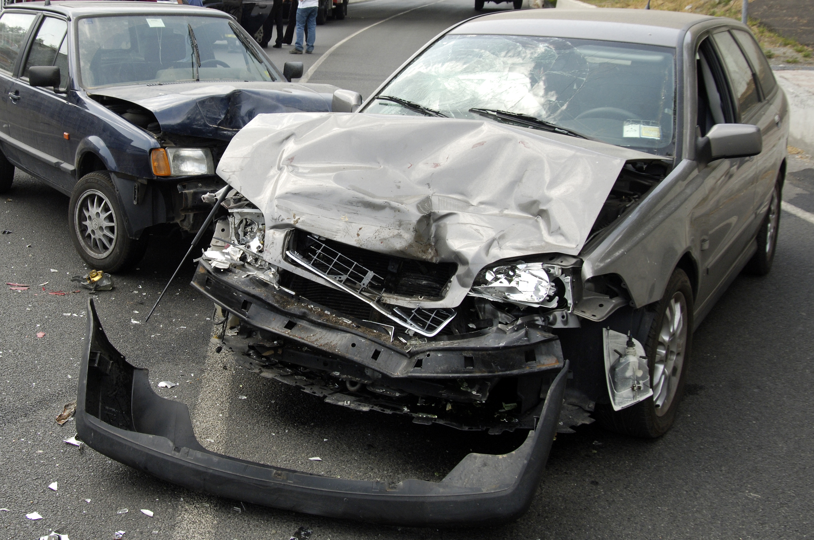 Car crash with two vehicles